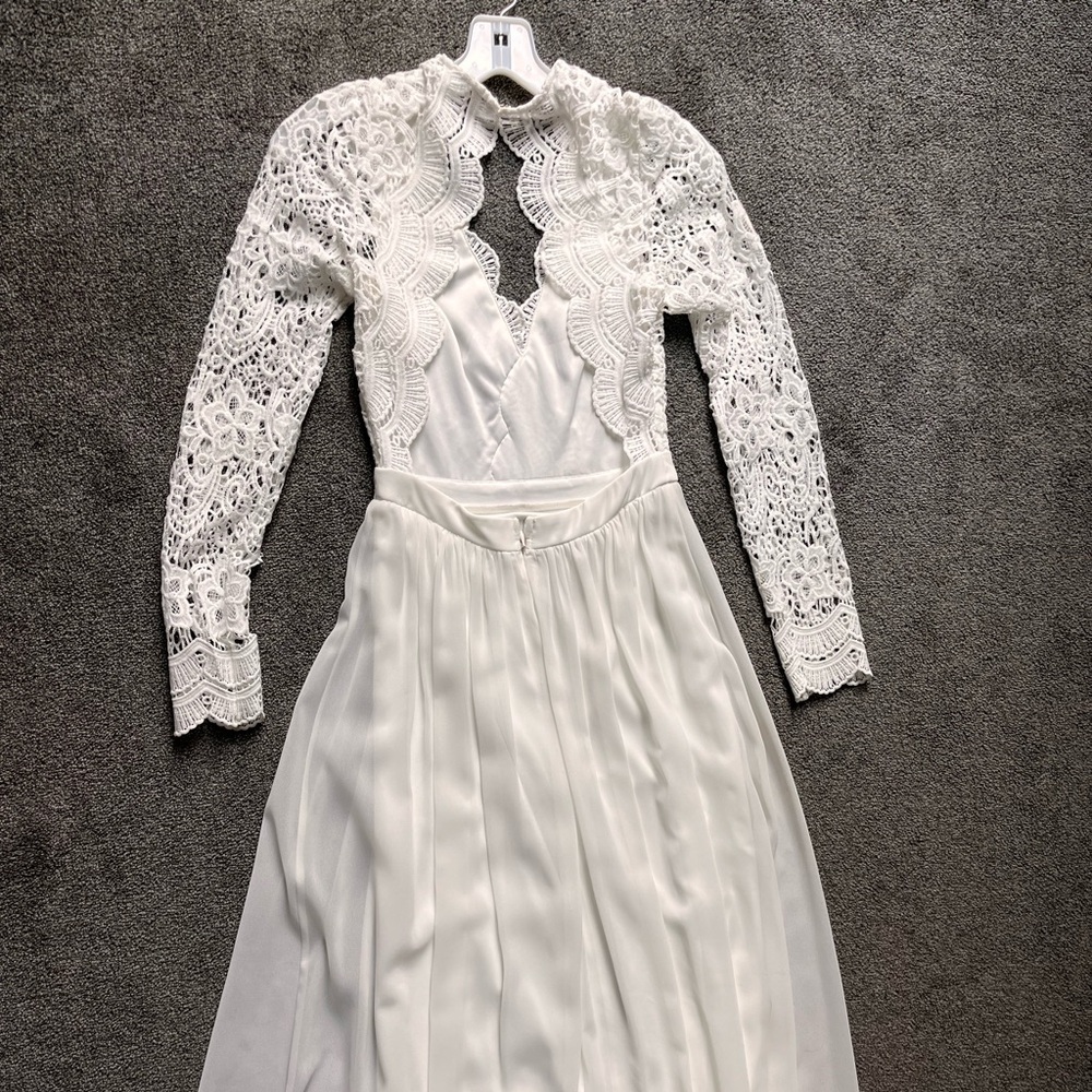 Beautiful white gown for wedding Bach party, rehearsal dinner etc.